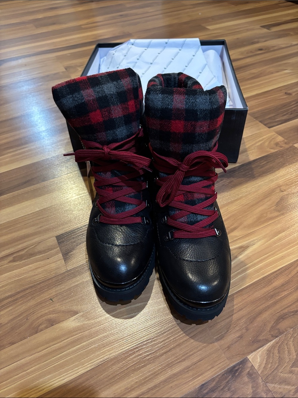 Santana Canada Black Leather Ankle Boots with Red Plaid Collar
